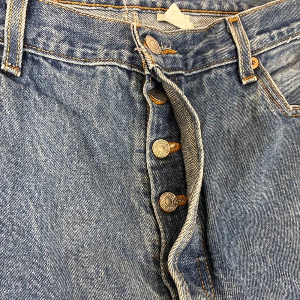Vintage Y2K Levi's 501XX Denim Straight Jeans Men's Size 35x31 Medium Wash